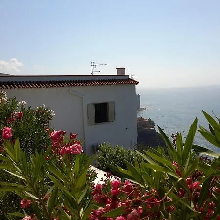 Ambrosio Home Bed & Breakfast *